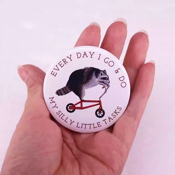 Значок пластиковий Every day I go & do my silly little tasks copy_2_676475467878 фото